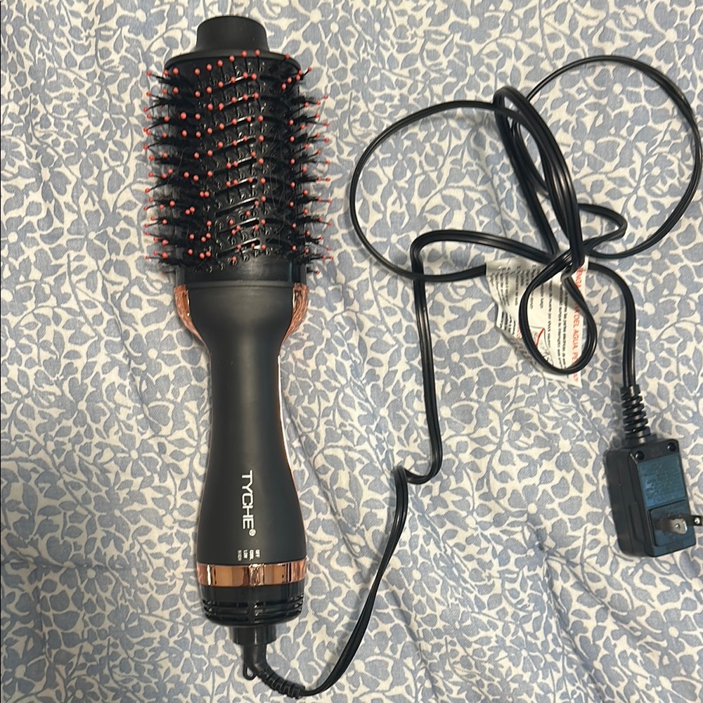 Tyche Black and Red Styling Brush